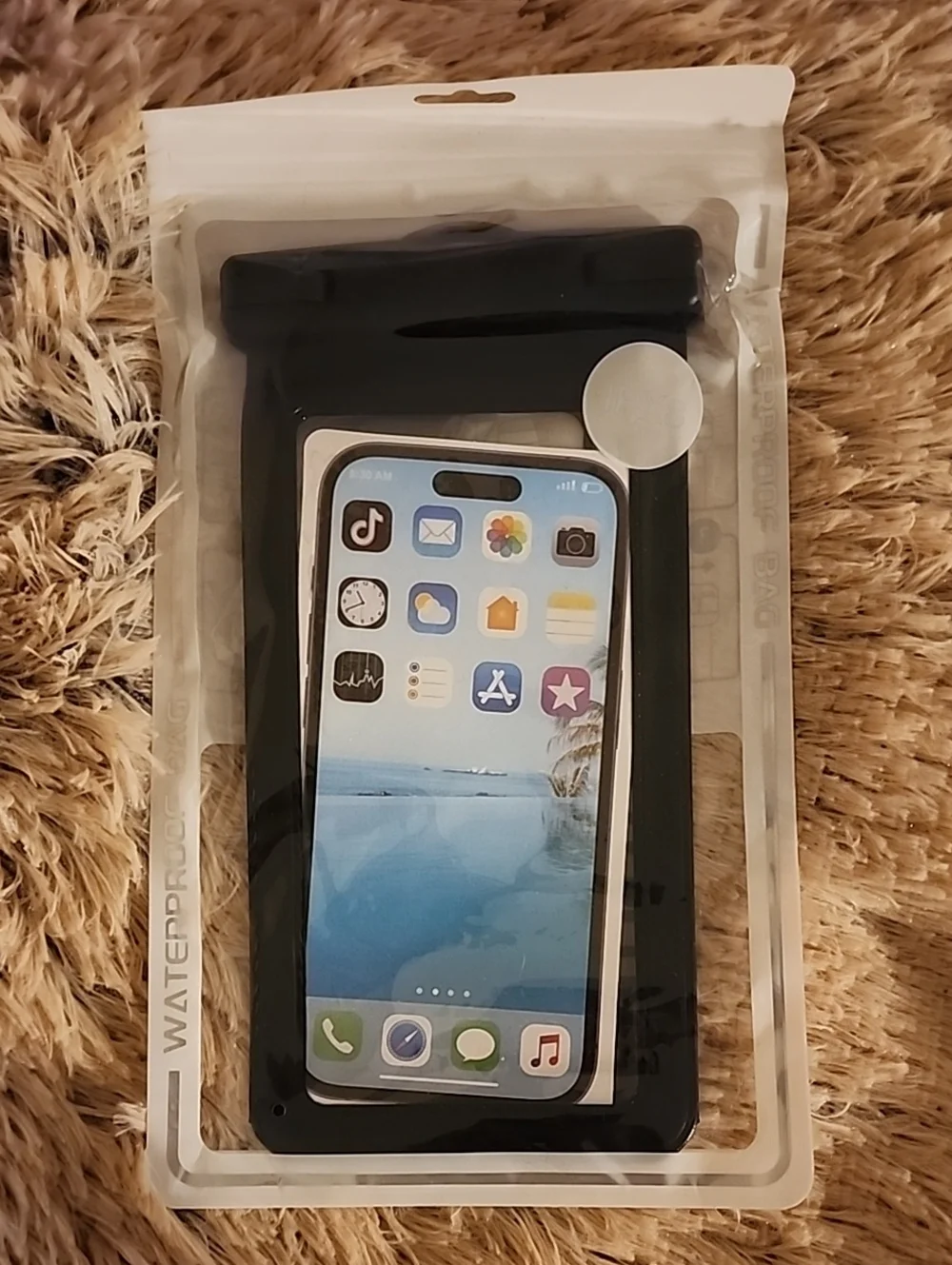 Universal Black Waterproof Phone Pouch - Compatible with Most Smartphones